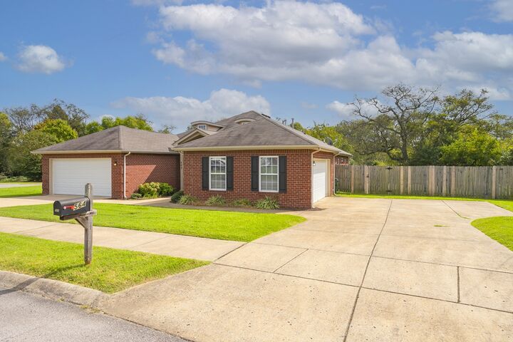 Property Photo: 564 Rose Cottage Cir TN 37066