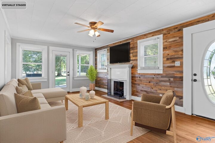 Property Photo:  316 Hodges Street  AL 35768 