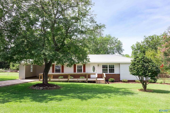 800 Woodall Street  Albertville AL 35951 photo