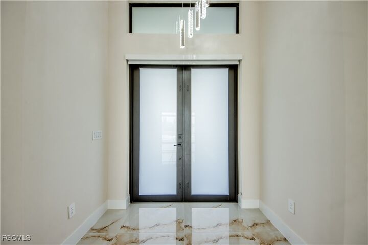 Property Photo: 607 SW 18th Court FL 33991