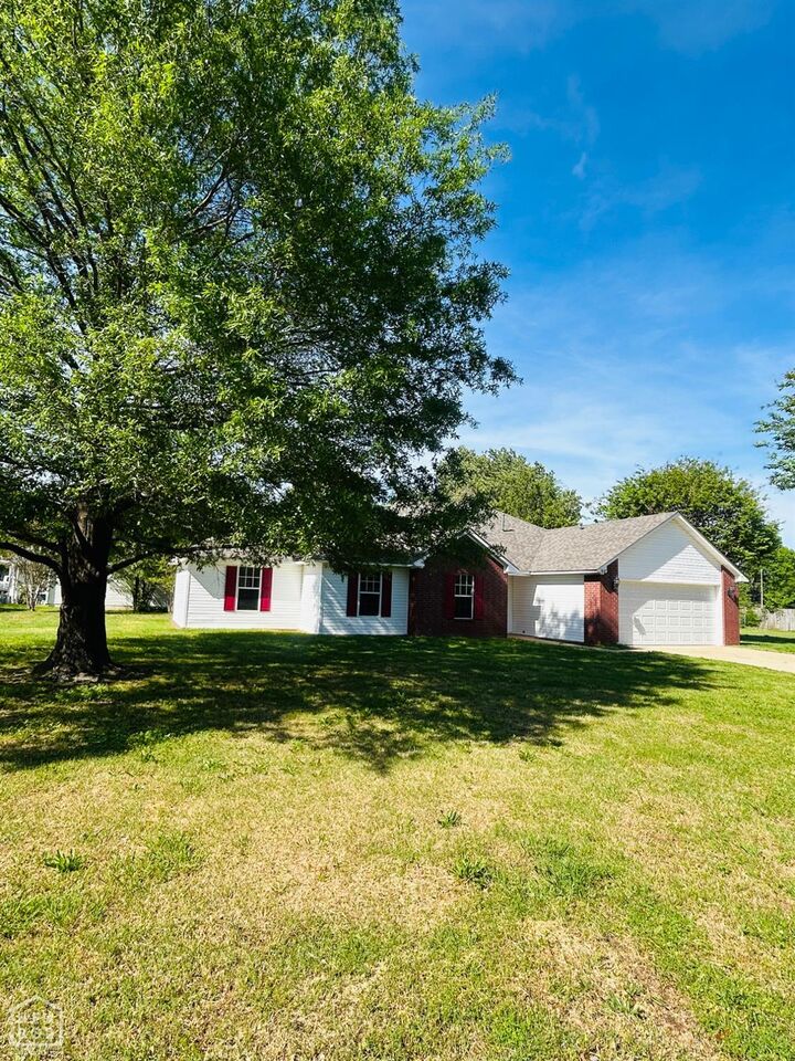 Property Photo: 1628 Crepe Myrtle AR 72401