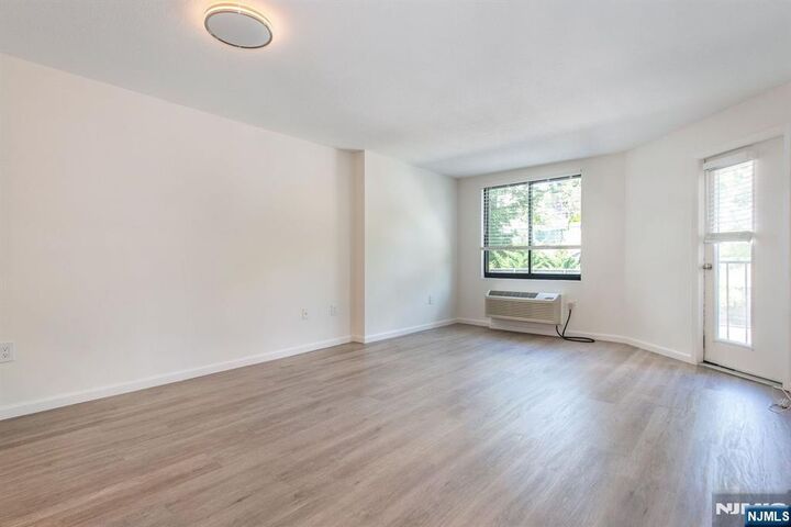 Property Photo:  115 Polifly Road 3D  NJ 07601 