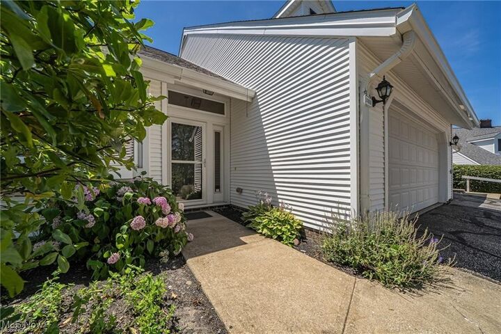 Property Photo:  5760 Emerald Ridge A  OH 44139 
