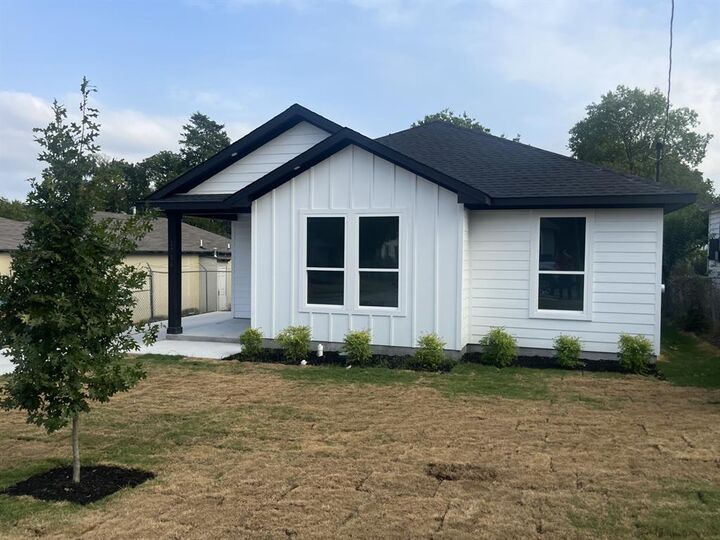 1714 Mentor Avenue  Dallas TX 75216 photo