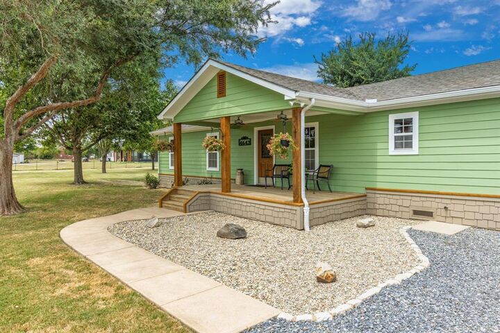 Property Photo: 4642 County Road 2706 TX 75135