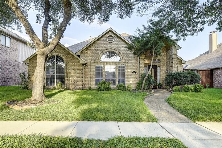 Property Photo: 7212 Rickmansworth Drive TX 75025