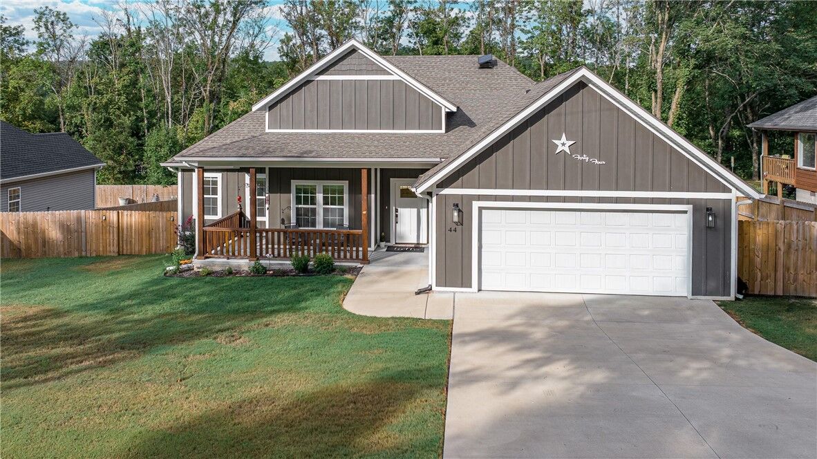 Property Photo: 44 Overton Drive AR 72714