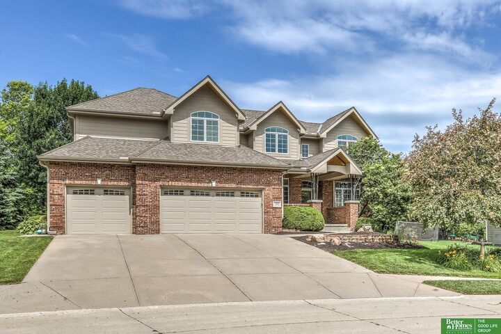 1012 S 197th Circle  Omaha NE 68022 photo