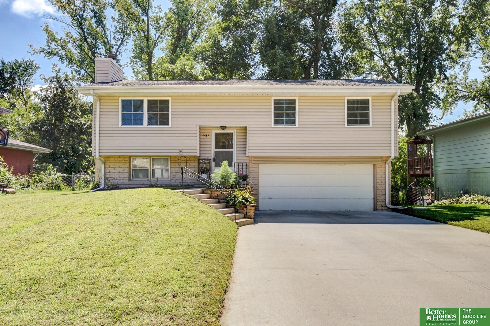 Property Photo: 9447 Ames Avenue NE 68134