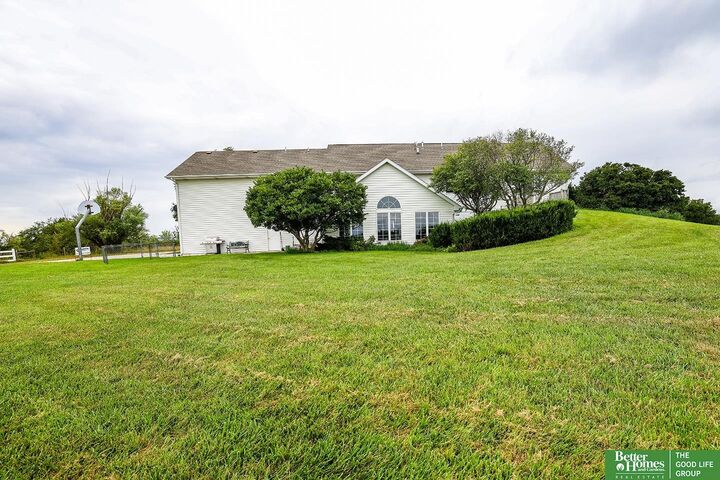 Property Photo: 1107 Road P Road NE 68467
