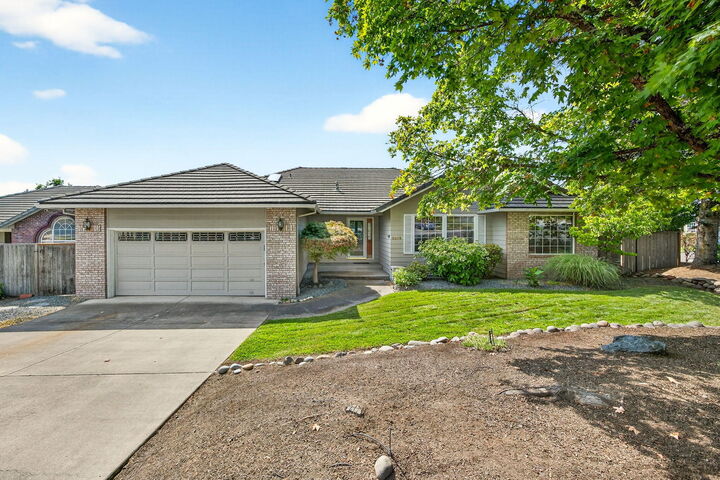 Property Photo: 2209 Gene Cameron Way OR 97504