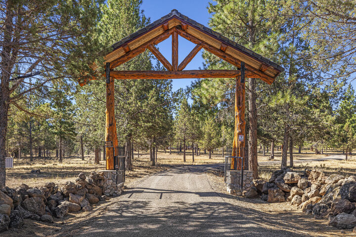 Property Photo:  13500 Lava Lane  OR 97603 