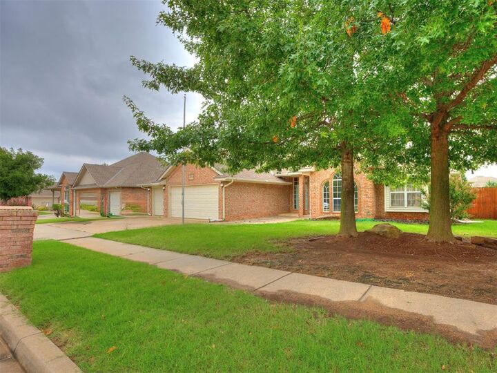 Property Photo: 8204 NW 64th Terrace OK 73132