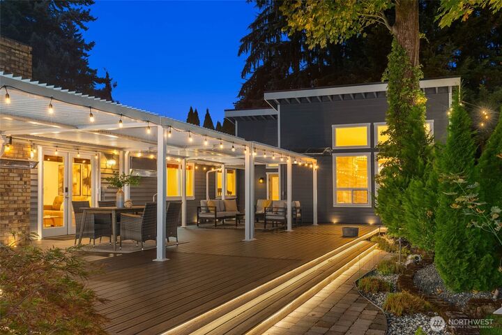 Property Photo:  20  Cascade Key  WA 98006 