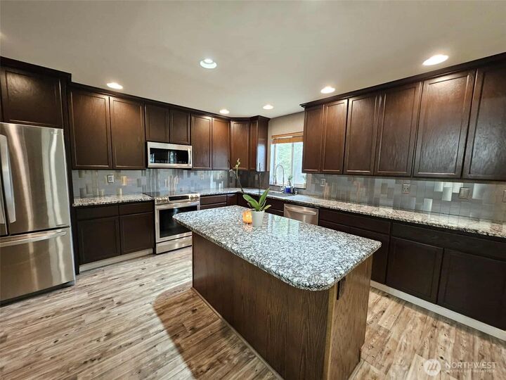 Property Photo:  3016 E 19th Street  WA 98310 