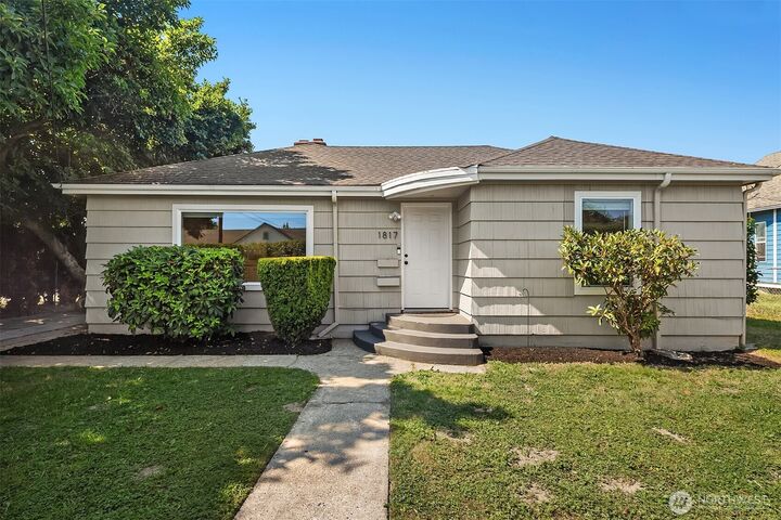 1817 S 3rd Street  Mount Vernon WA 98273 photo
