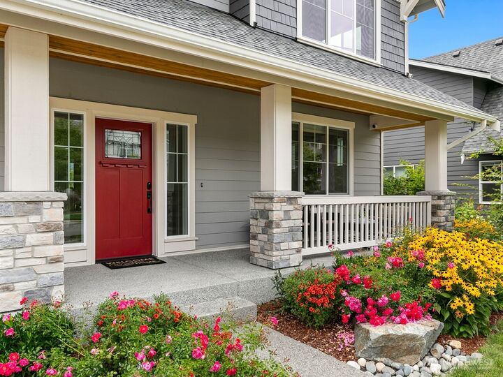 Property Photo: 1685 Tanner Falls Way SE WA 98045