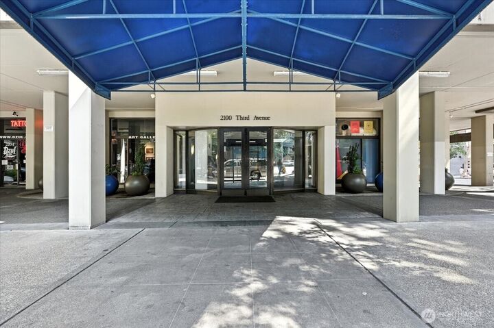 Property Photo: 2100 3rd Avenue 801 WA 98121