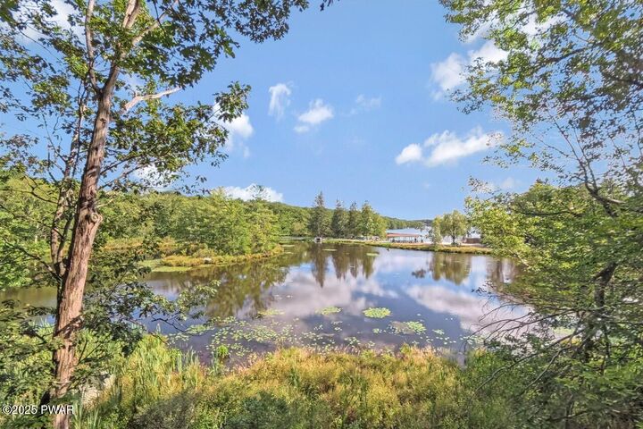 Property Photo: 803 Widgeon Court PA 18428