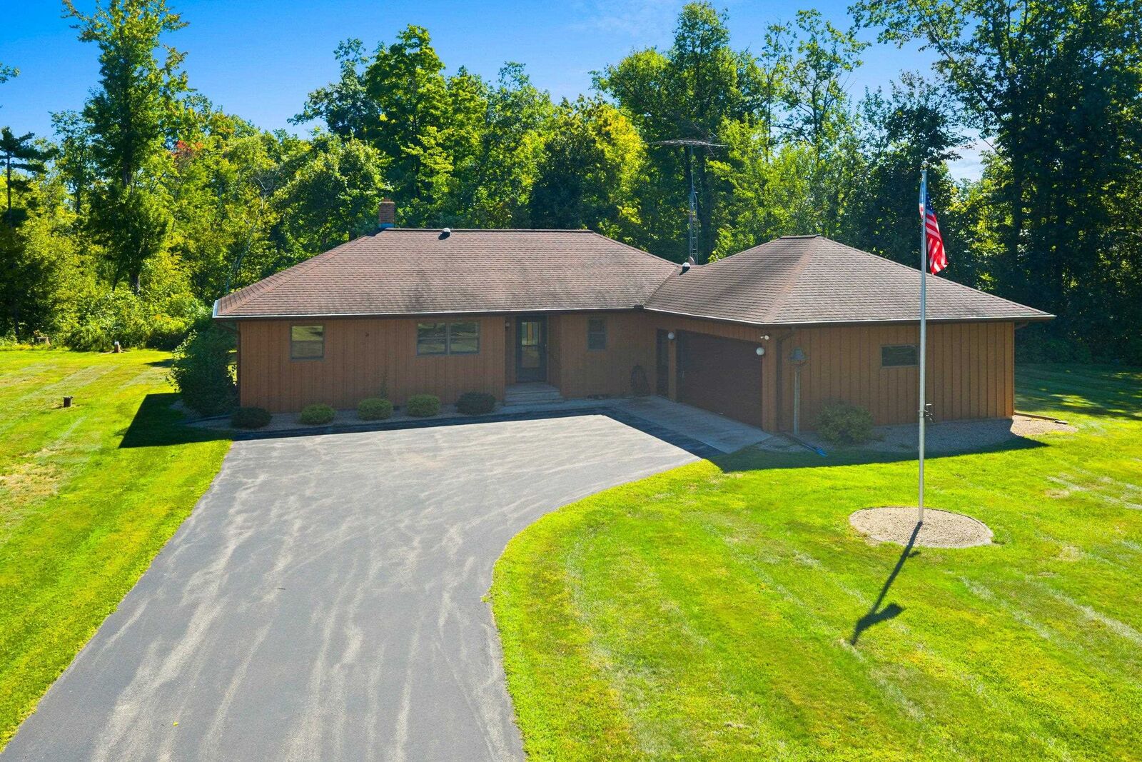 Property Photo: 14994 Shadow Lake Road WI 54949-9563