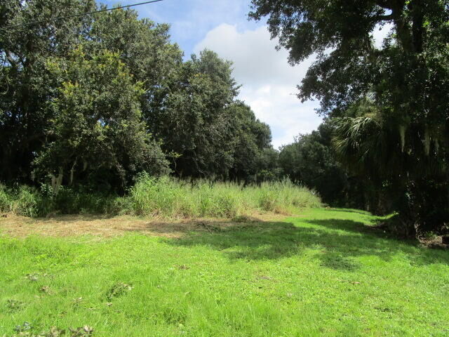 Property Photo:  1662 Sunport Road  FL 32958 