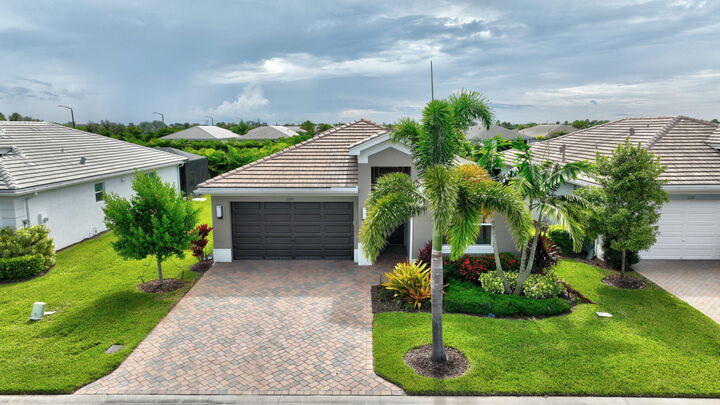 Property Photo: 11729 SW Silver Creek Avenue FL 34987