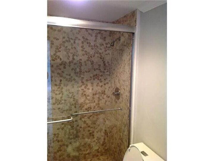 Property Photo: 400 Kings Point Drive 1426 FL 33160