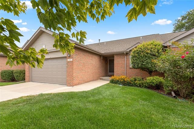 Property Photo: 1919 Pebble Creek Drive MI 48188