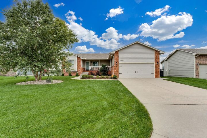 Property Photo:  1909 N Nickelton Cir  KS 67235 