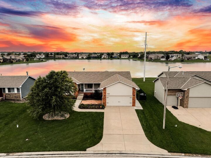 Photo de la propriété: 1909 N Nickelton Cir KS 67235