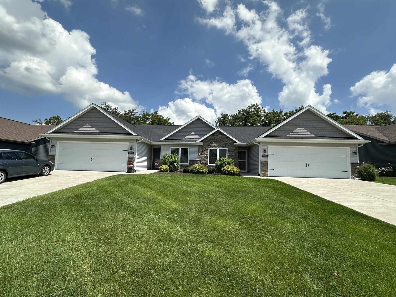 Property Photo: 2255 Walnut Street WI 53511
