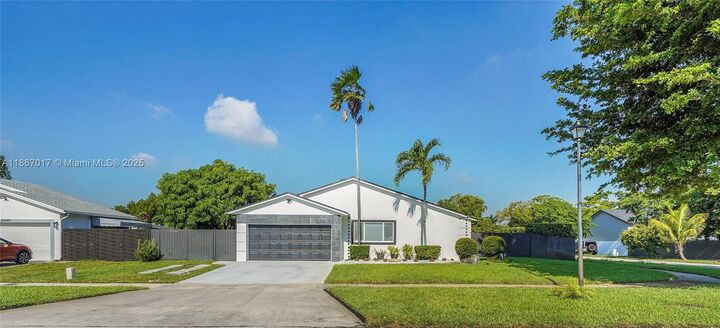 20050 NW 62nd Ave  Hialeah FL 33015 photo
