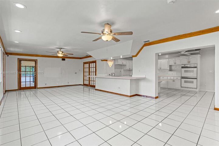 Property Photo: 18474 SW 87th Ct FL 33157