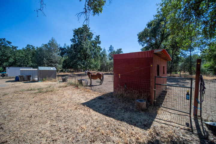 Property Photo: 20387 Bernard Way CA 96003