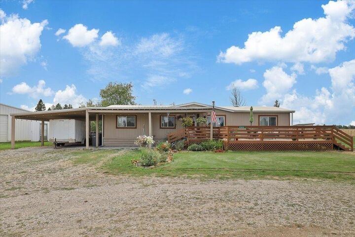 Property Photo: 31525 N Austin Rd WA 99006
