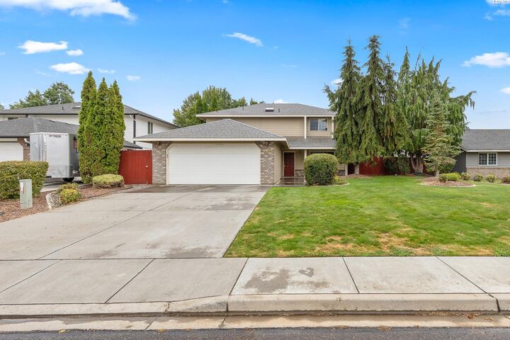 Property Photo: 5103 Crane Dr WA 99353