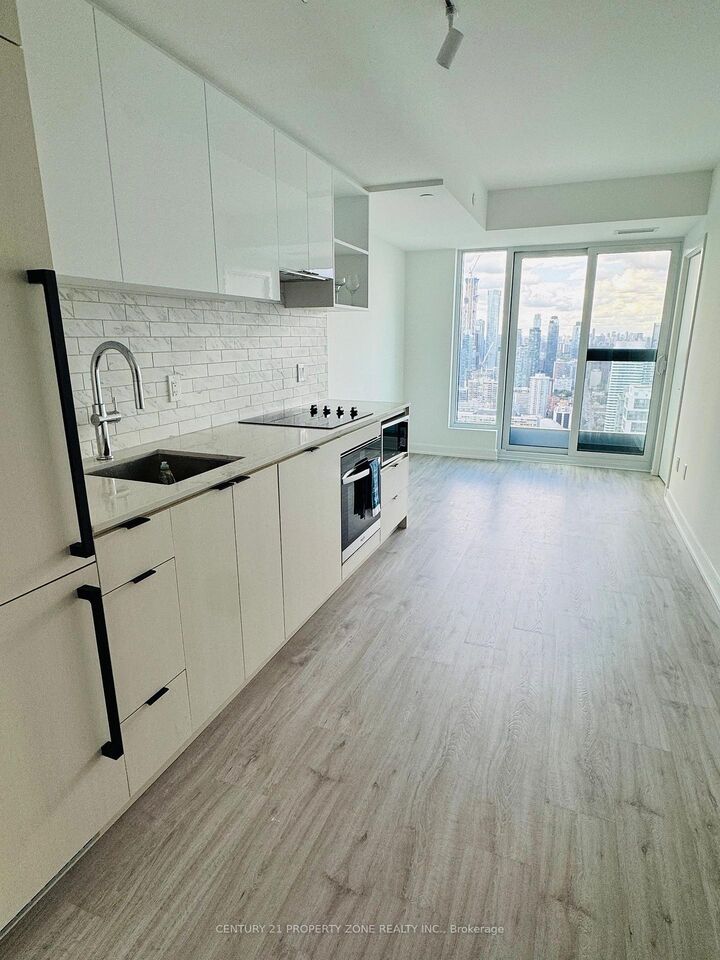 Property Photo:  252 Church Street Lph05  ON M5B 0E6 
