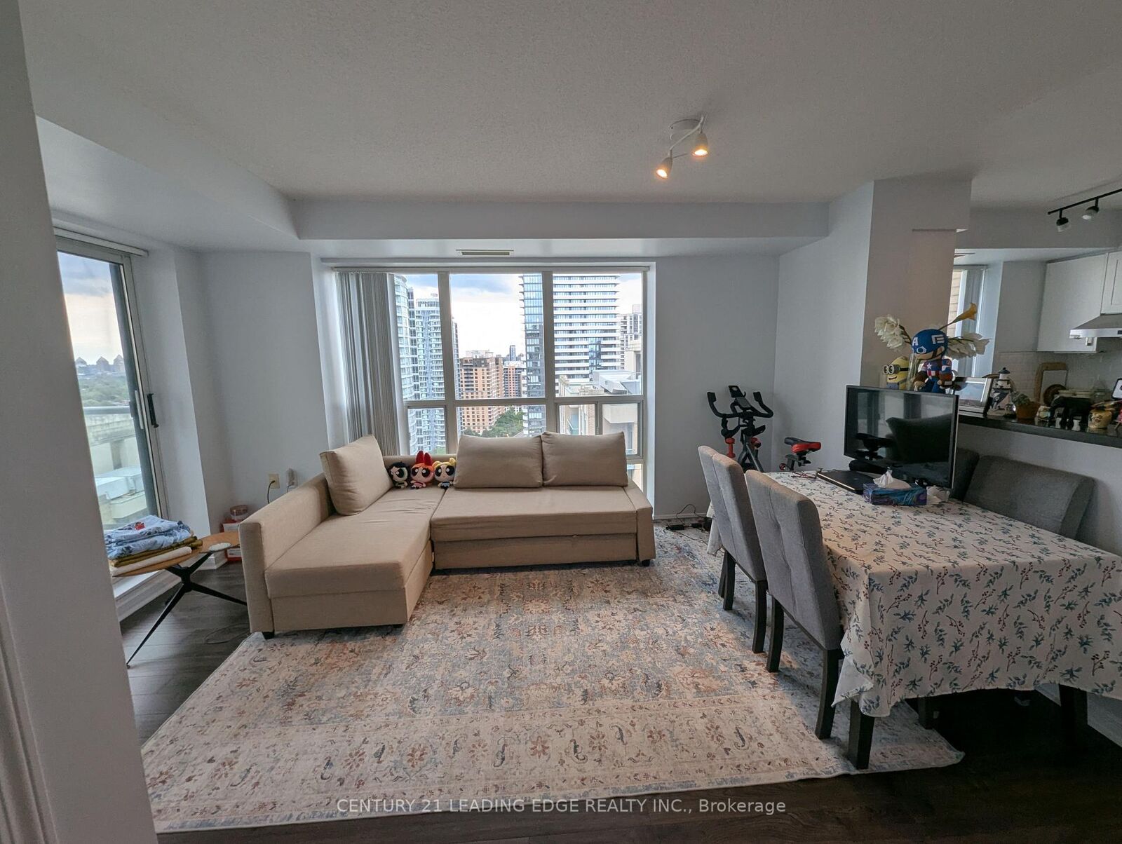 Property Photo: 22 Olive Avenue 2509 ON M2N 7G6