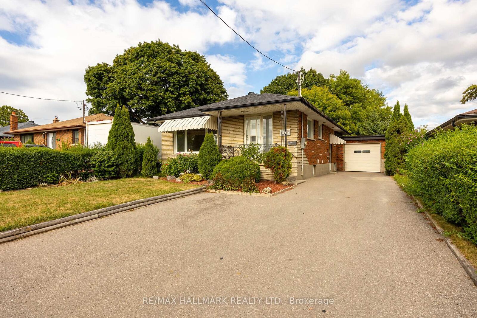 Property Photo: 415 Stevenson Road N Main ON L1J 5N7