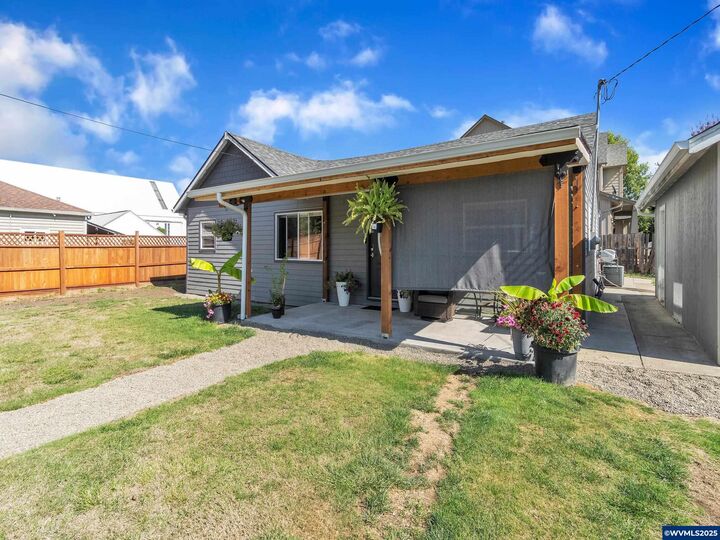 Property Photo:  4201 Wadsworth Ln SE  OR 97317 