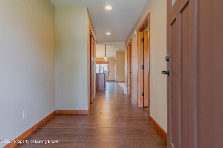 Property Photo:  915 Mustang Avenue  ND 58601 