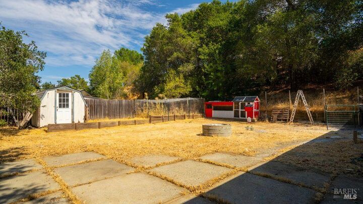 Property Photo: 40 El Rancho Drive CA 95425