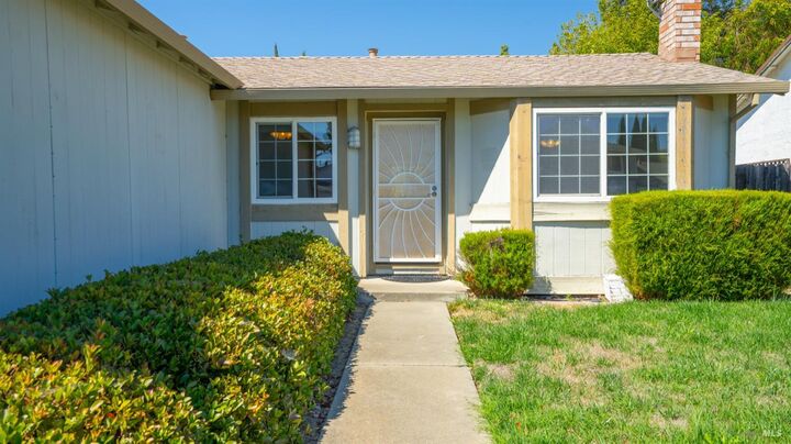 Property Photo: 620 Barnacle Way CA 94585