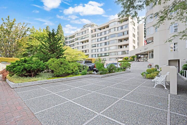 Property Photo: 1442 Foster Street 301 BC V4B 3X7