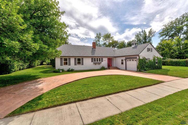 Property Photo: 2815 Lanark SD 57702