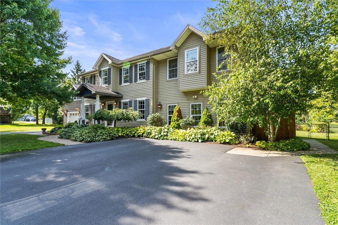 Property Photo:  1 Kimberly Drive  NY 14454 