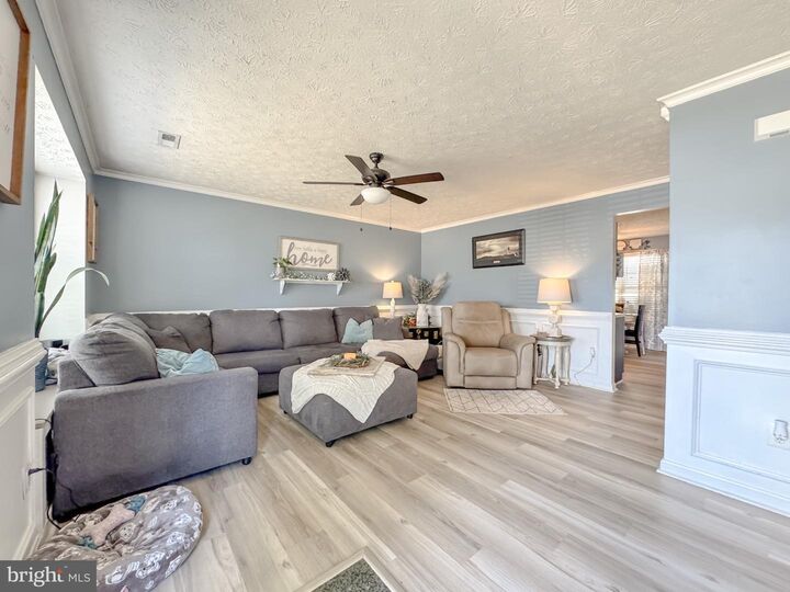 Property Photo: 9728 W Midland Way VA 22408