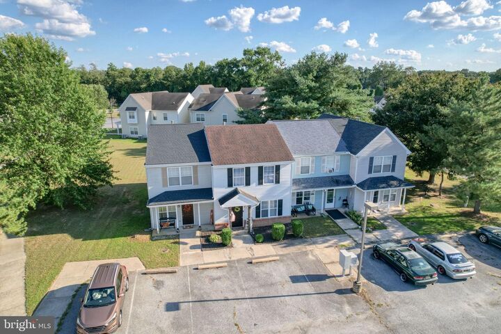 Property Photo:  14 E Patriots Pass  DE 19963