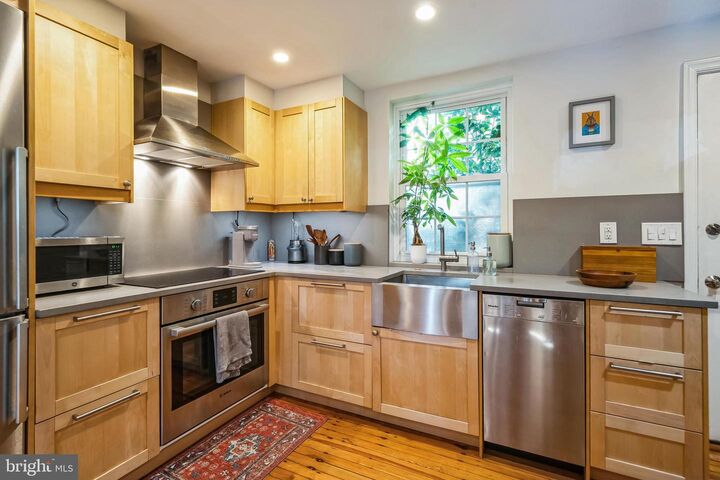 Property Photo: 1134 Waverly Street R 3 PA 19147