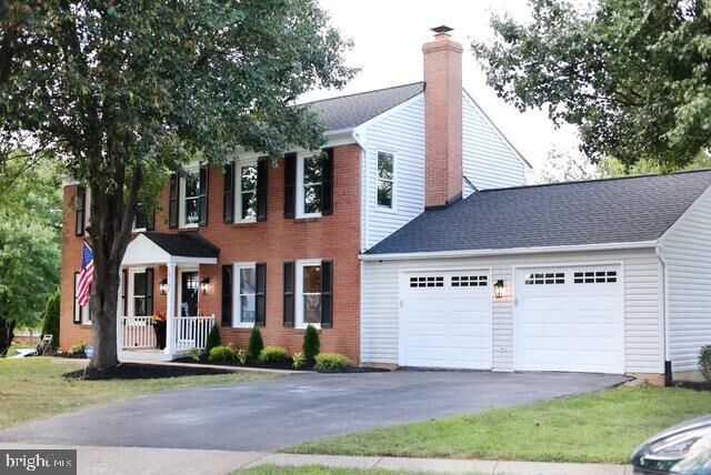 Property Photo: 10157 Yorktown Way VA 22066